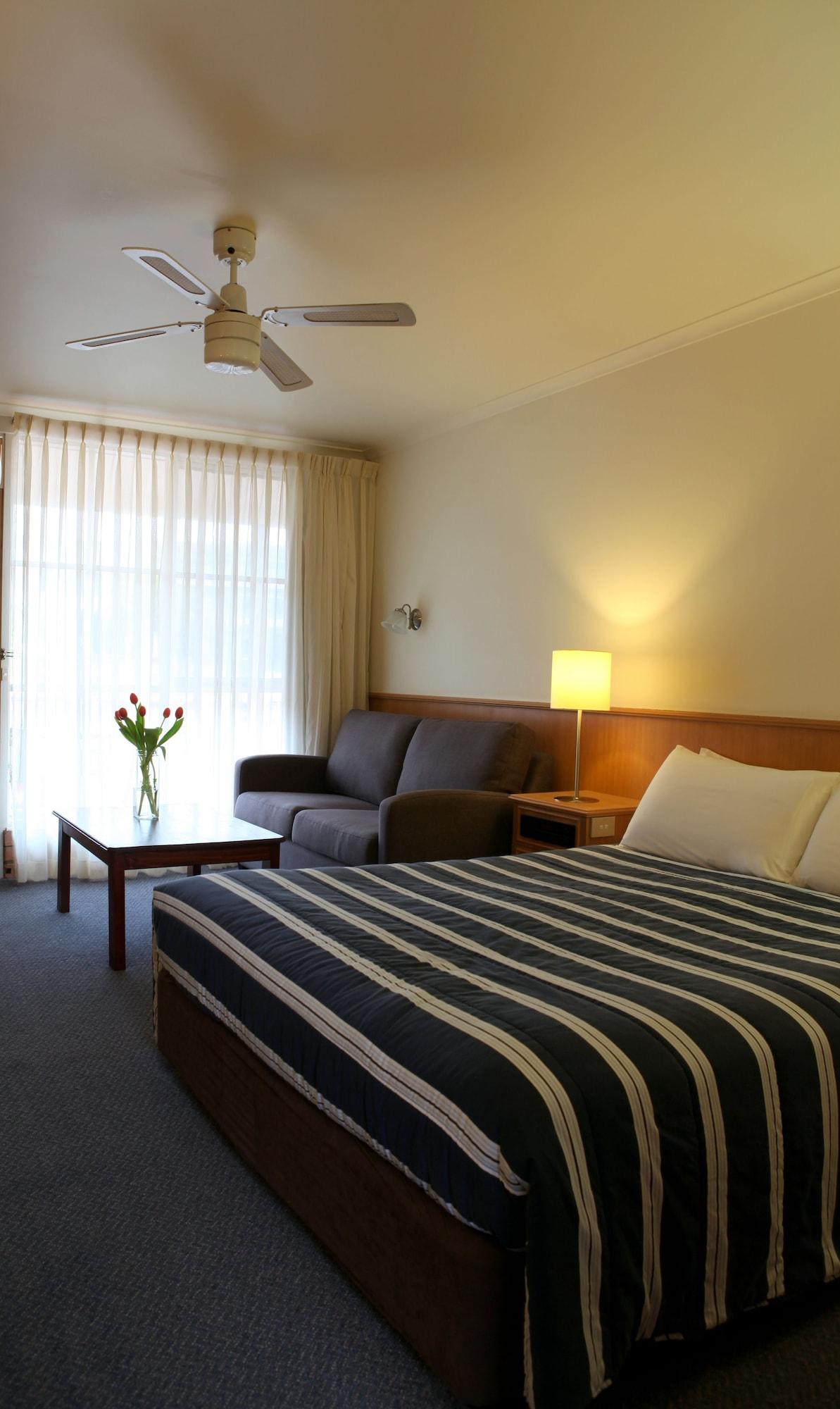 Summerhill Motor Inn (Adults Only) Меримбула Екстериор снимка