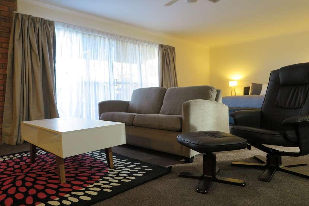 Summerhill Motor Inn (Adults Only) Меримбула Ресторант снимка
