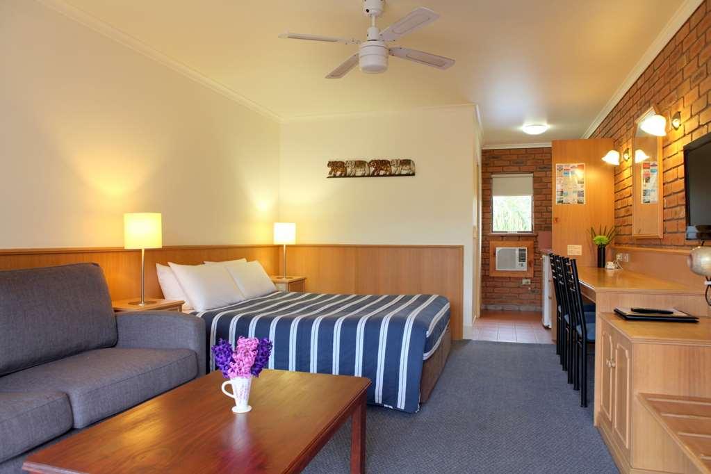Summerhill Motor Inn (Adults Only) Меримбула Стая снимка