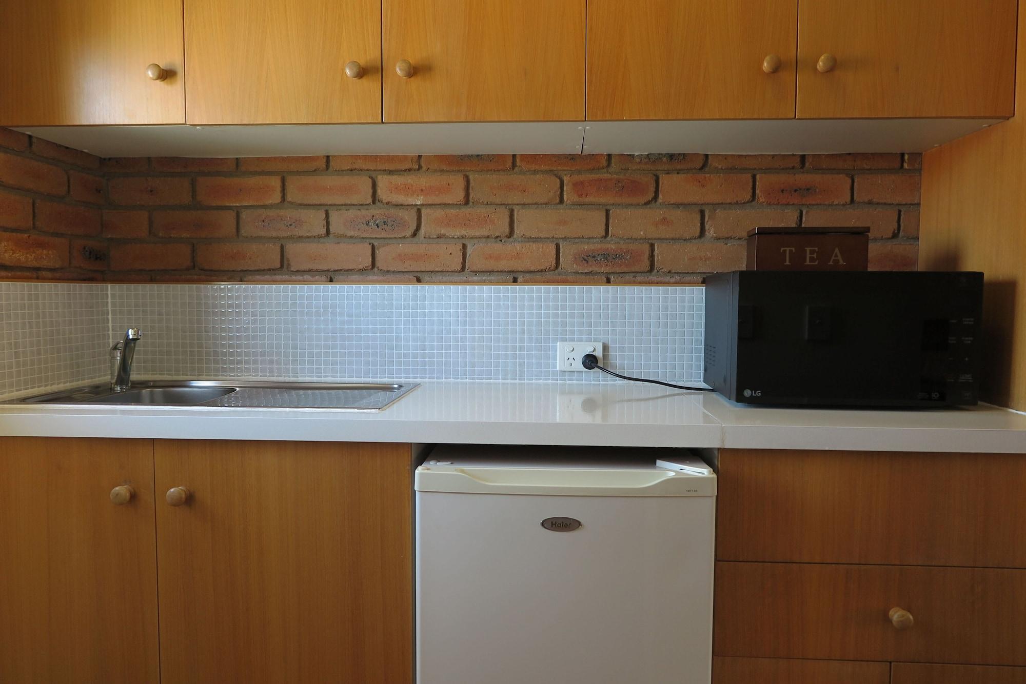 Summerhill Motor Inn (Adults Only) Меримбула Екстериор снимка