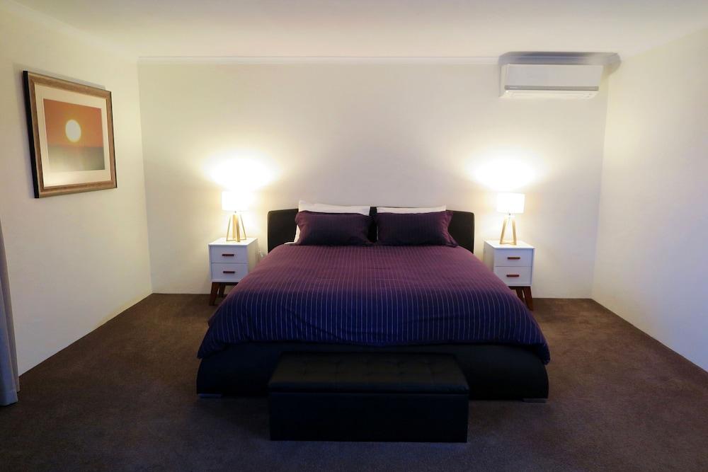 Summerhill Motor Inn (Adults Only) Меримбула Екстериор снимка