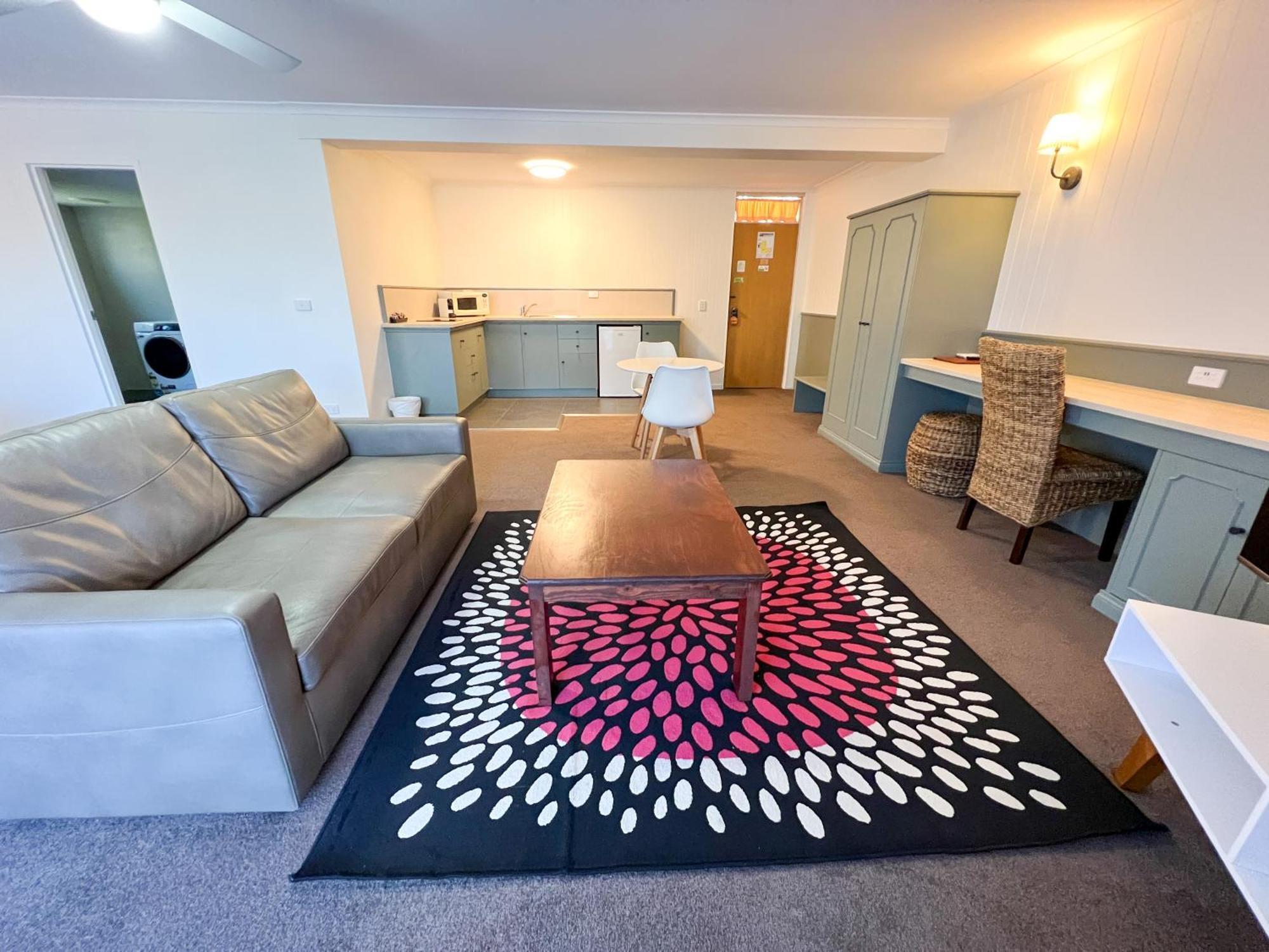 Summerhill Motor Inn (Adults Only) Меримбула Екстериор снимка