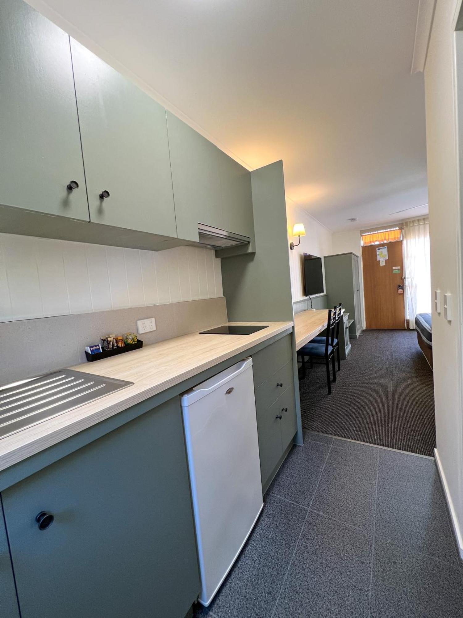 Summerhill Motor Inn (Adults Only) Меримбула Екстериор снимка