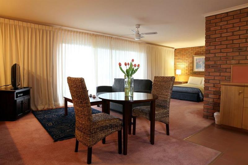 Summerhill Motor Inn (Adults Only) Меримбула Екстериор снимка