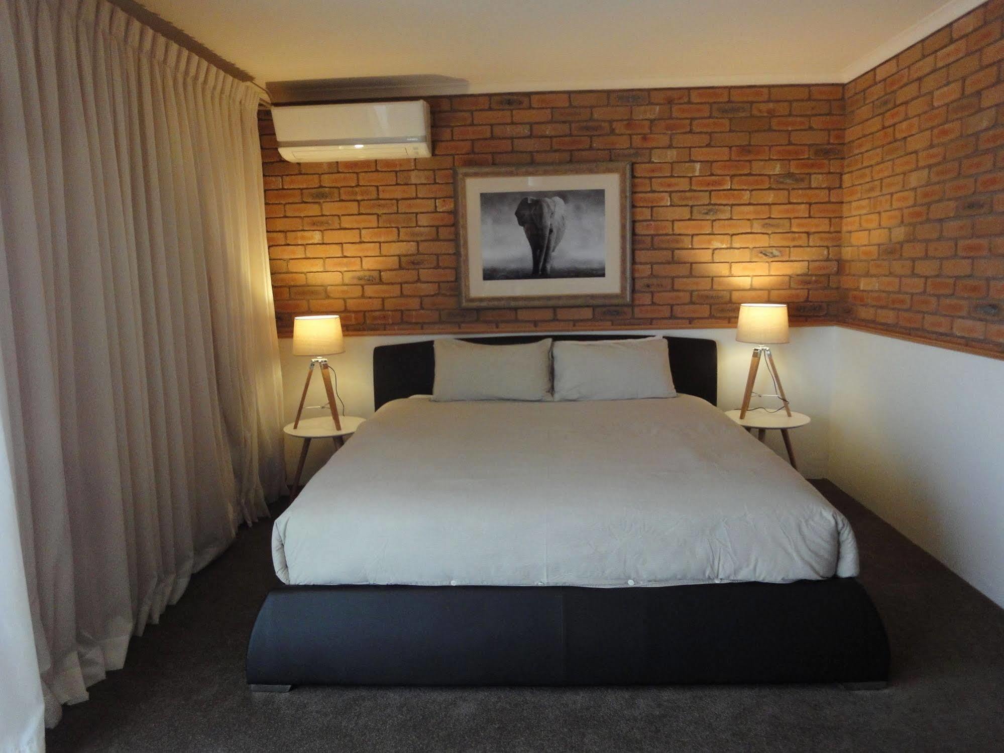 Summerhill Motor Inn (Adults Only) Меримбула Екстериор снимка